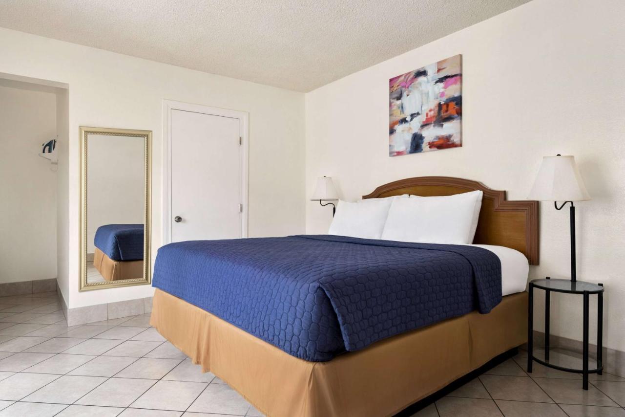 Travelodge By Wyndham Las Vegas Extérieur photo